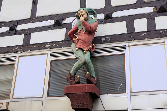 Contra la estupidez, los dioses mismos luchan en&nbsp;vano